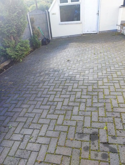 jimmys-external-cleaning-after-driveway-cleaning-in-bradford-1920w (1)