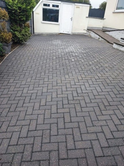 jimmys-external-cleaning-after-driveway-cleaning-in-bradford-be7c6c42-1920w (1)